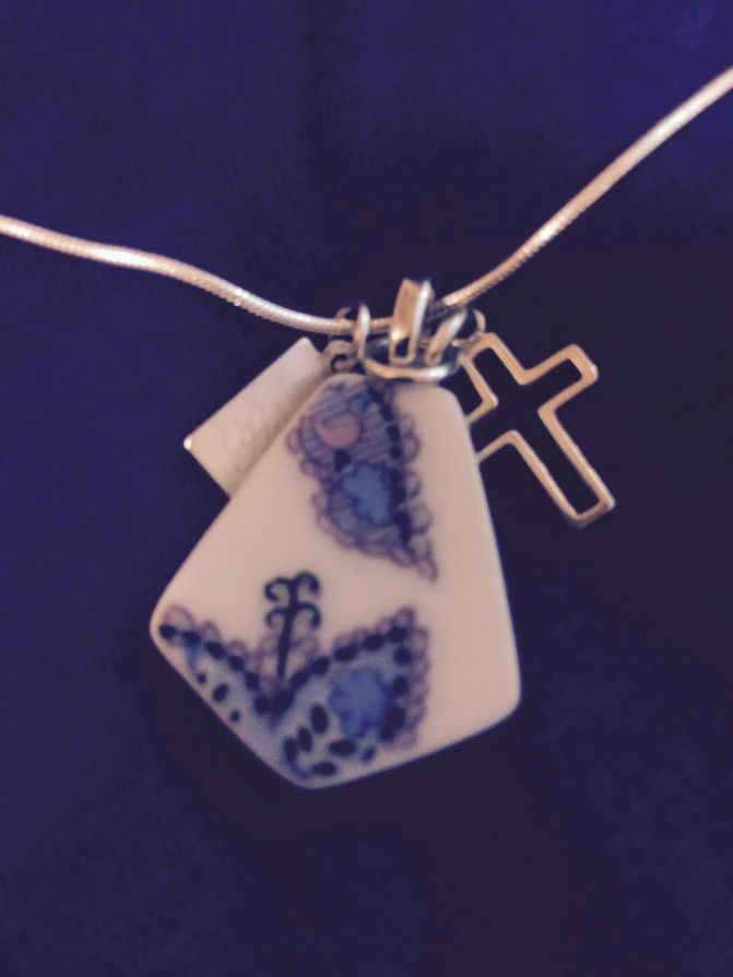 2Broken Butterfly neckklace